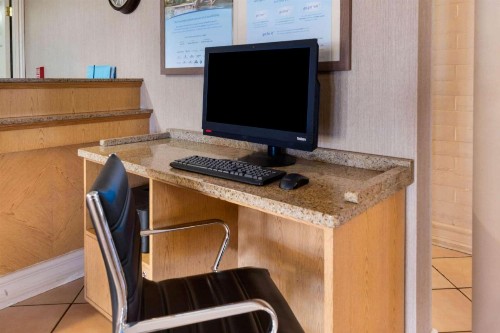La Quinta Inn by Wyndham Amarillo West Medical Center - image 5