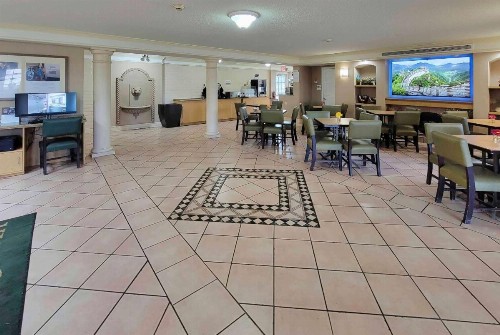 La Quinta Inn by Wyndham Amarillo West Medical Center - image 6