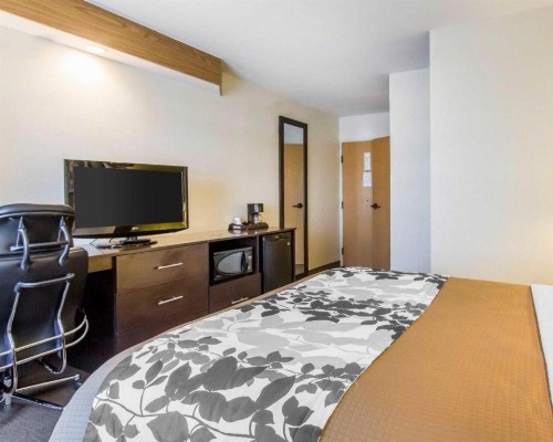Sleep Inn Airport - image 16
