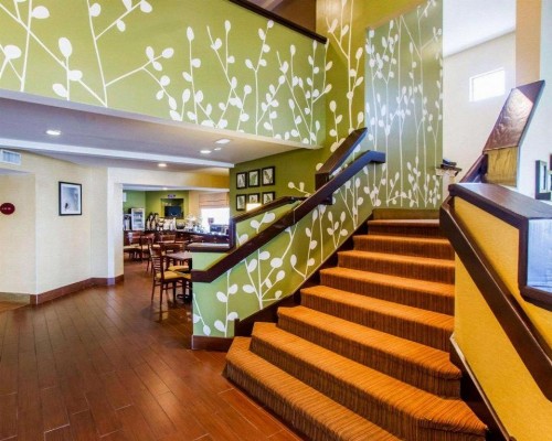 Sleep Inn Airport - image 3