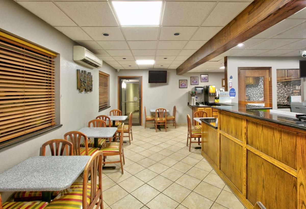 Super 8 by Wyndham Amarillo - image 6