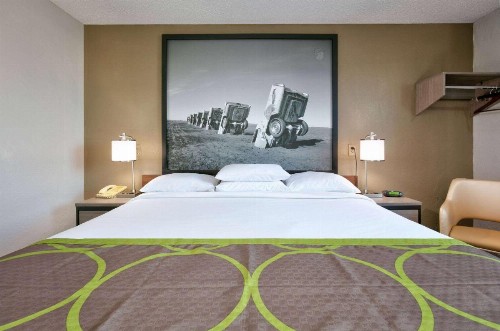 Super 8 by Wyndham Amarillo - image 9