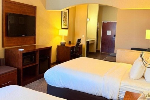 Comfort Suites Amarillo - image 11