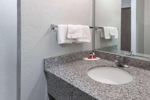 Super 8 by Wyndham Amarillo Central TX - image 24