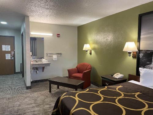 Super 8 by Wyndham Amarillo Central TX - image 5