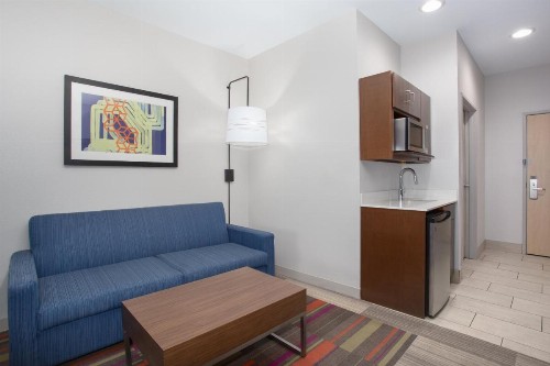 Holiday Inn Express Hotel & Suites Amarillo an IHG Hotel - image 8