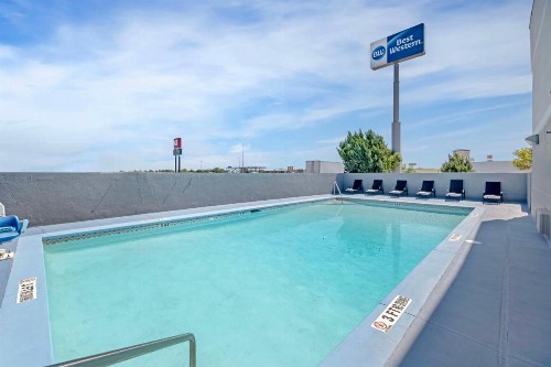 Best Western Santa Fe Inn - image 15