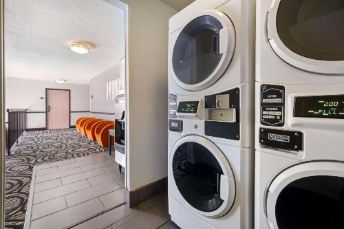 Best Western Santa Fe Inn - image 16