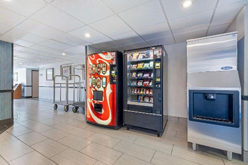 Best Western Santa Fe Inn - image 17