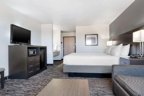 Best Western Santa Fe Inn - image 19
