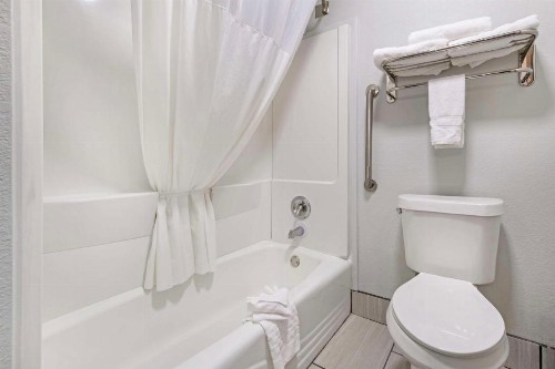 Best Western Santa Fe Inn - image 20