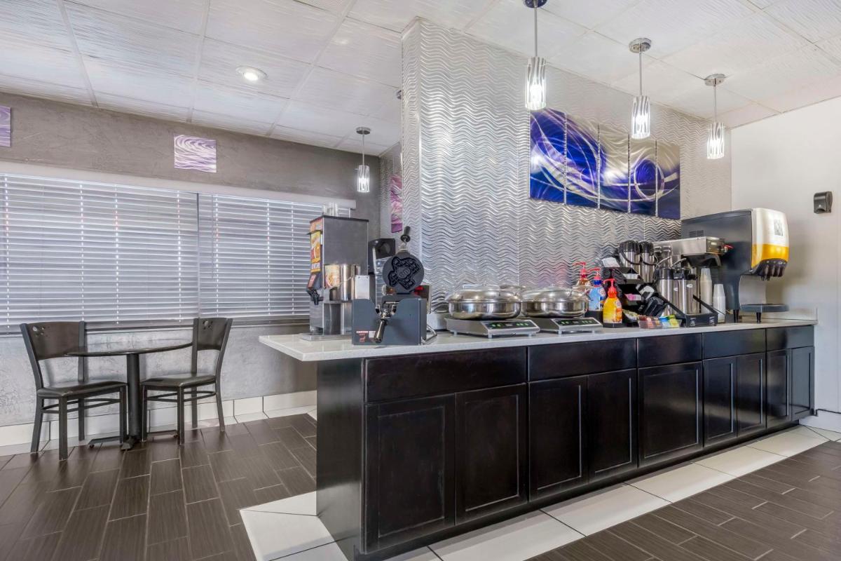 Best Western Santa Fe Inn - image 3