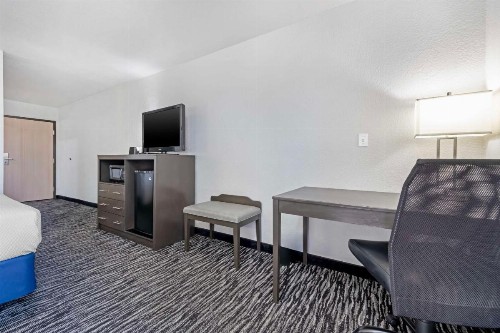 Best Western Santa Fe Inn - image 7