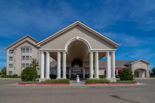 Ashmore Inn and Suites Amarillo - image 1