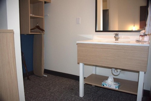 Ashmore Inn and Suites Amarillo - image 13