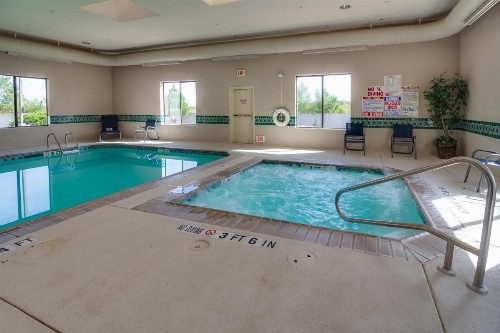 Ashmore Inn and Suites Amarillo - image 14