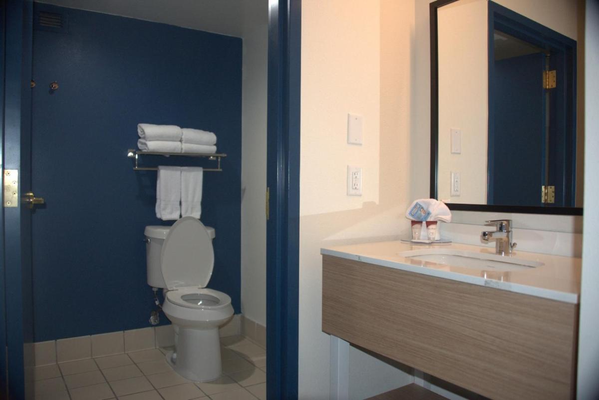 Ashmore Inn and Suites Amarillo - image 5