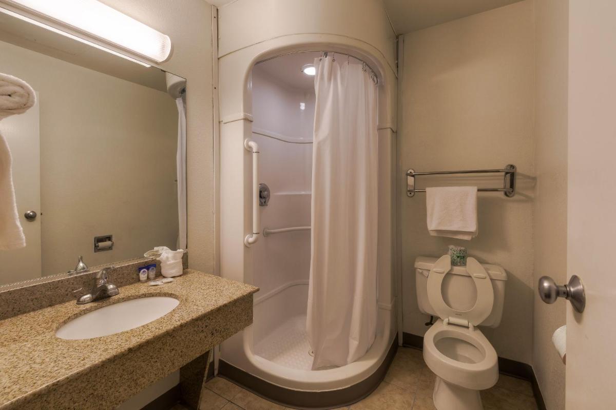 Americas Best Value Inn Amarillo Airport/Grand Street - image 3