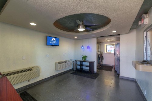 Americas Best Value Inn Amarillo Airport/Grand Street - image 4
