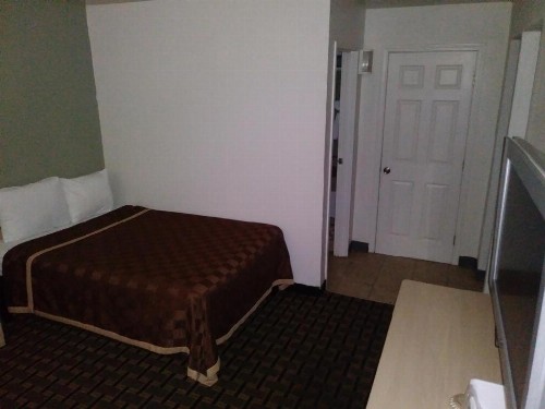 Americas Best Value Inn Amarillo Airport/Grand Street - image 6