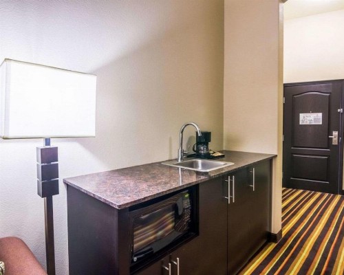 Comfort Suites Amarillo - image 21