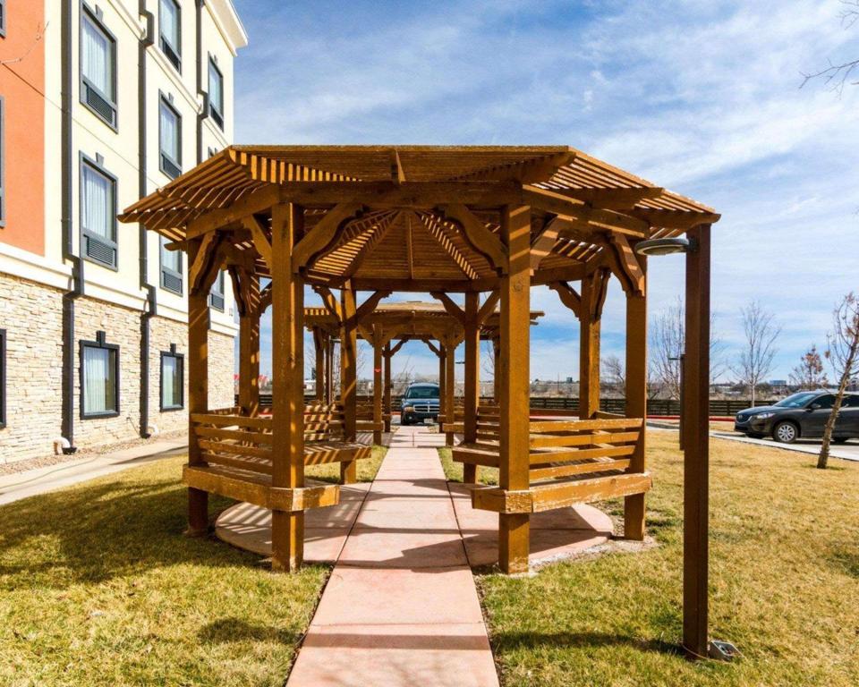 Comfort Suites Amarillo - image 5