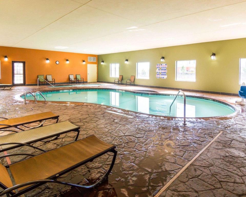 Comfort Suites Amarillo - image 6