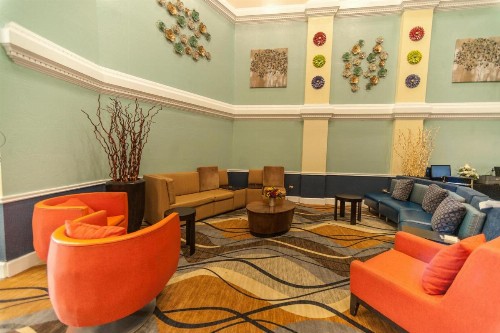 Fifth Season Inn & Suites - image 38