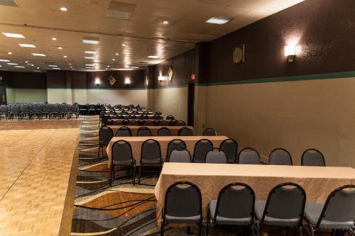 Fifth Season Inn & Suites - image 40