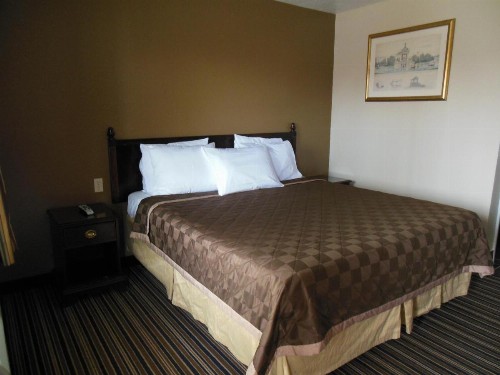 Route 66 Inn - image 20