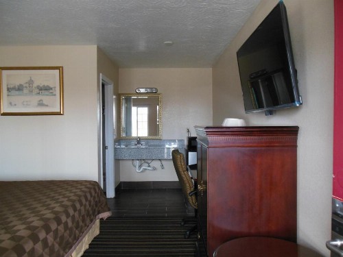 Route 66 Inn - image 21
