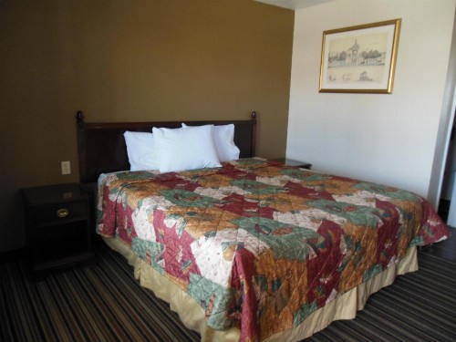 Route 66 Inn - image 30