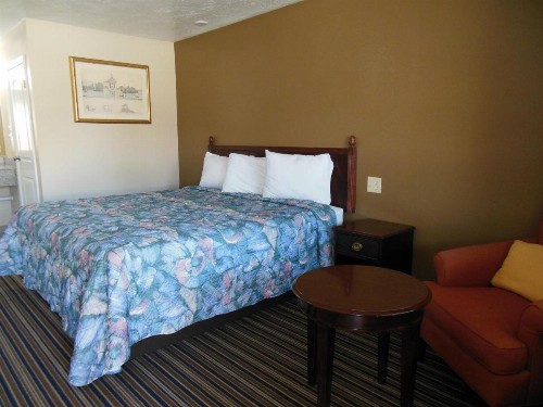 Route 66 Inn - image 40