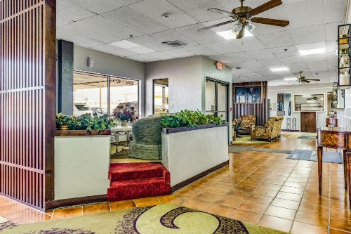 Camelot Inn - image 1