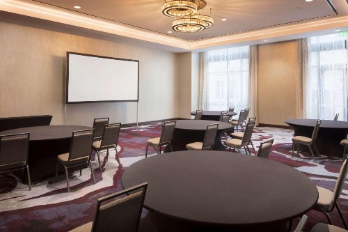 Embassy Suites Amarillo Downtown - image 42