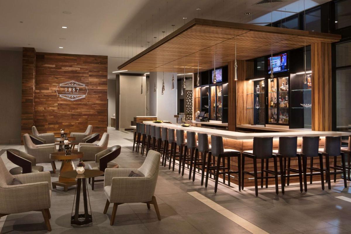 Embassy Suites Amarillo Downtown - image 6