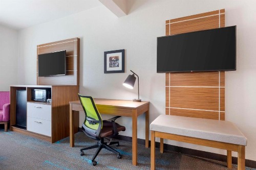 Best Western Plus Medical Center - image 13