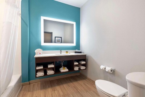 Best Western Plus Medical Center - image 3
