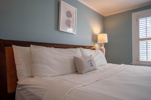Elizabeth Pointe Lodge - image 33