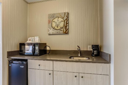 Beachside Motel - Amelia Island - image 40