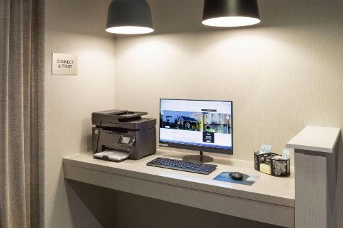 Fairfield Inn and Suites by Marriott Napa American Canyon - image 11