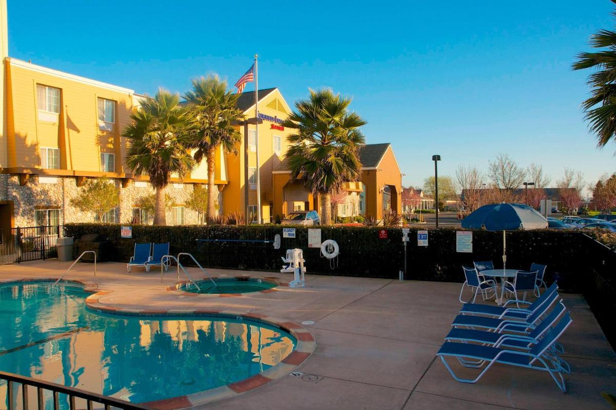 Fairfield Inn and Suites by Marriott Napa American Canyon - image 3
