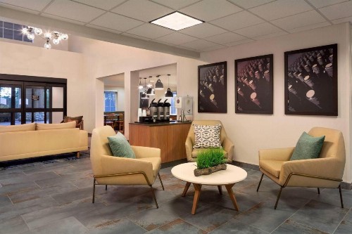 Fairfield Inn and Suites by Marriott Napa American Canyon - image 9