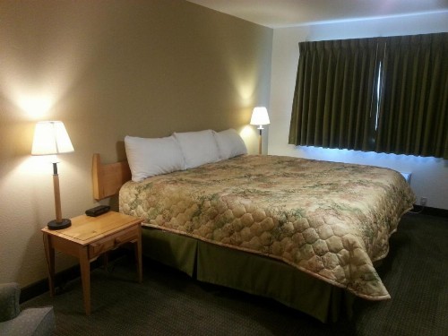 Fidalgo Country Inn - image 15