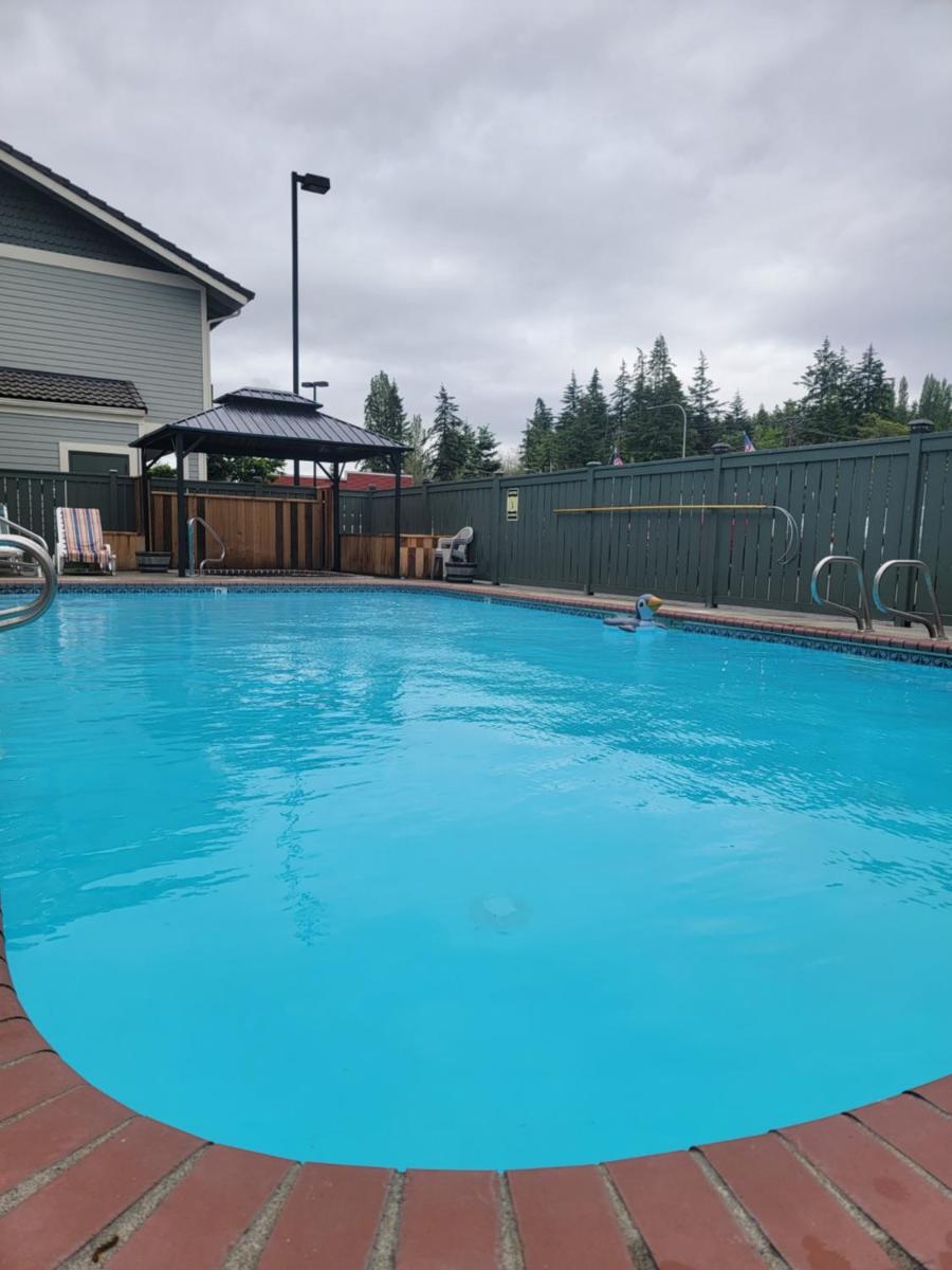 Fidalgo Country Inn - image 2