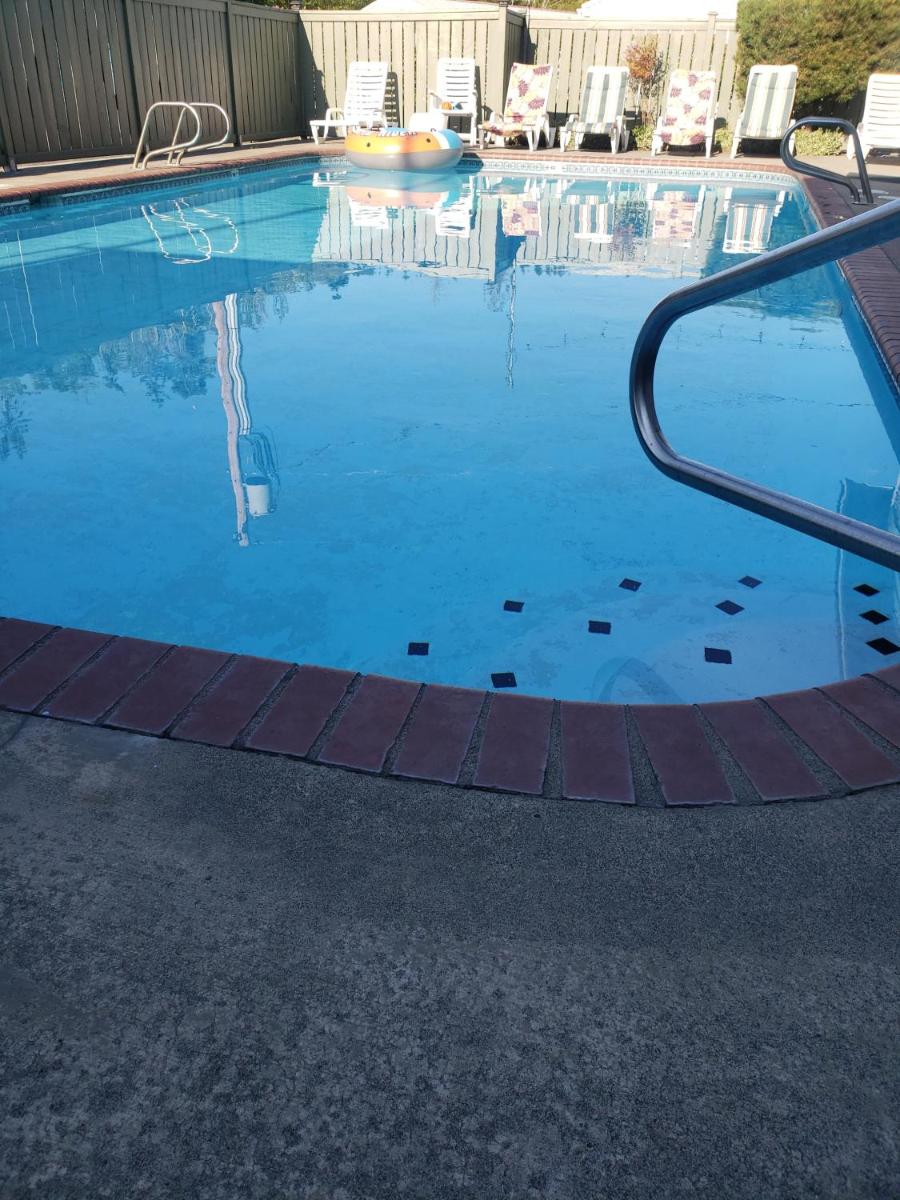 Fidalgo Country Inn - image 6