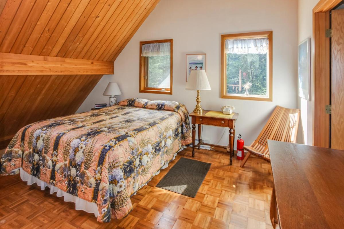 Meadowwood Cottage - image 2