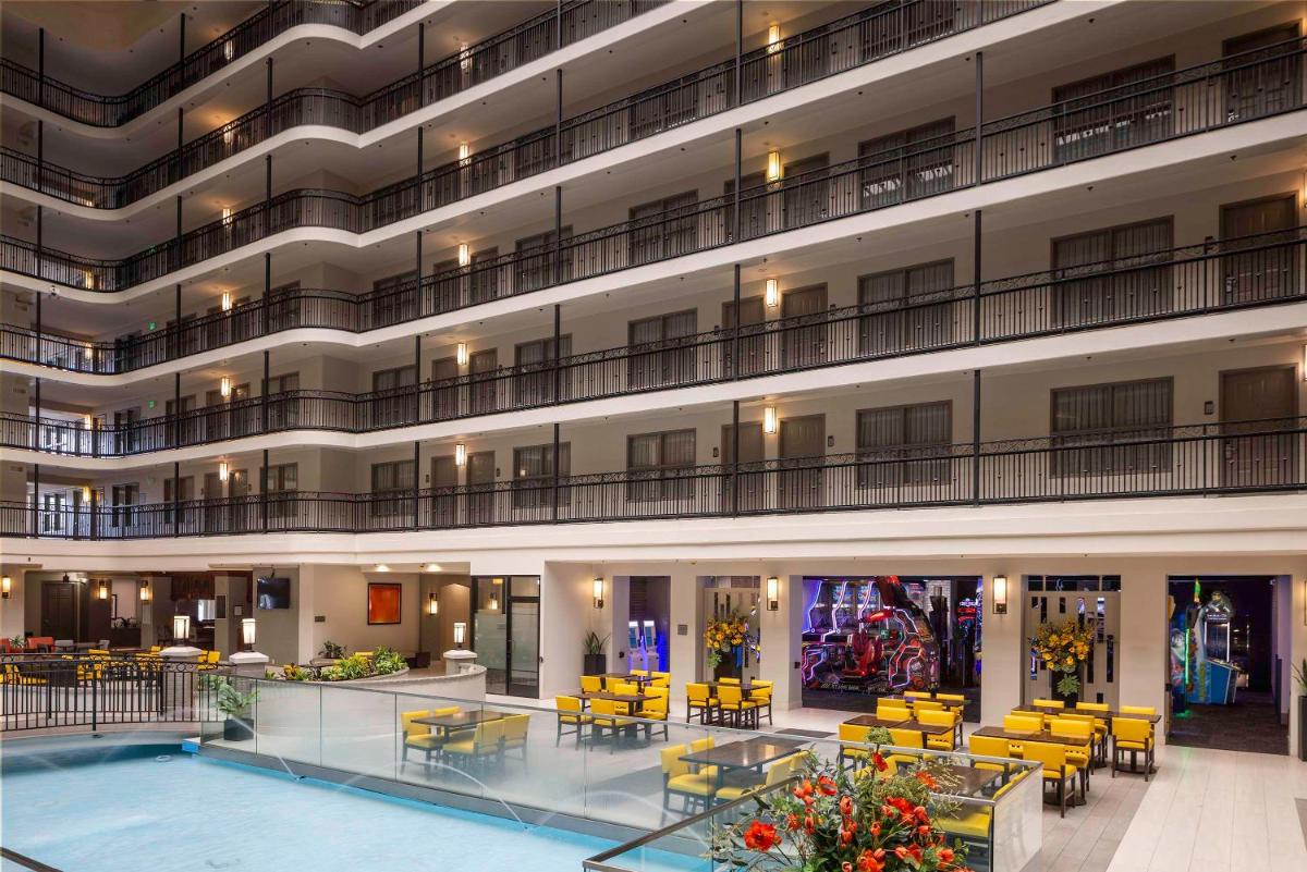 Embassy Suites Anaheim - North - image 2