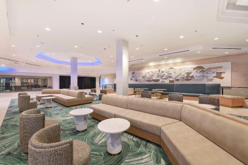 Hilton Anaheim - image 10