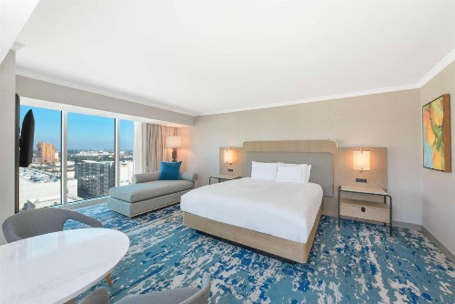 Hilton Anaheim - image 13